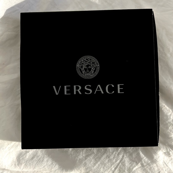 2 boxes of 2pc SET of VERSACE EROS & EROS FLAME 1.0ml Each EDT Spray Samples NIB - Picture 1 of 3
